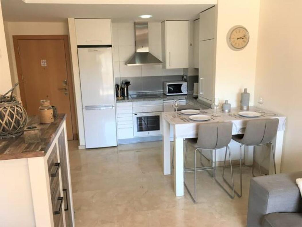 Modern 1 Bedroom Apartment, In Ла-Кала-де-Михас Экстерьер фото